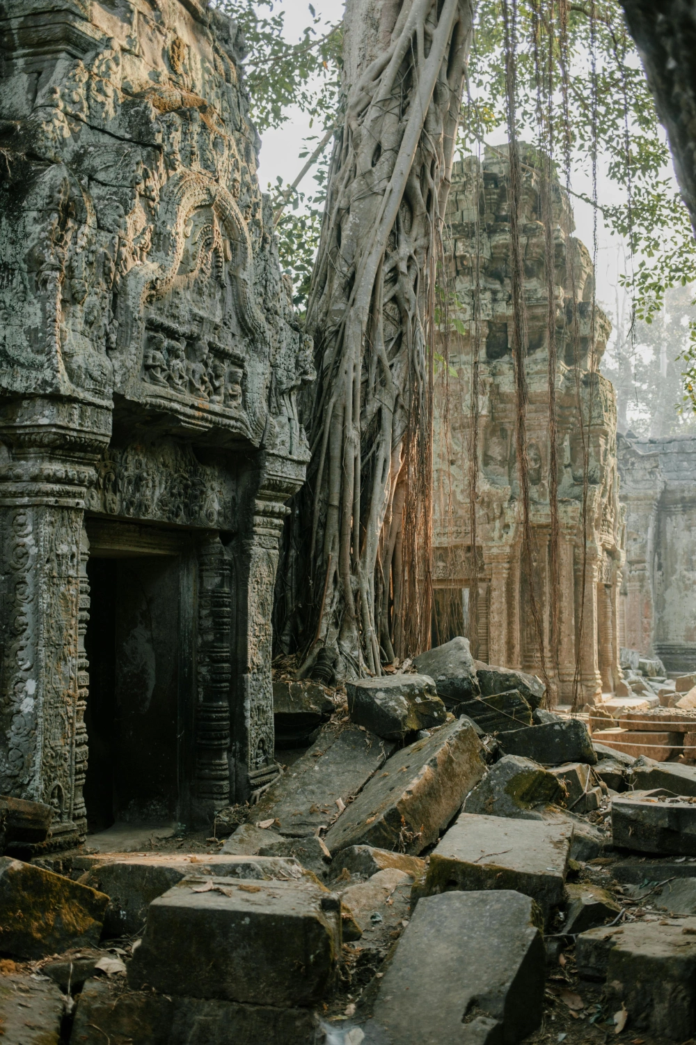 16 Cambodia Heritage Tour 21x.webp
